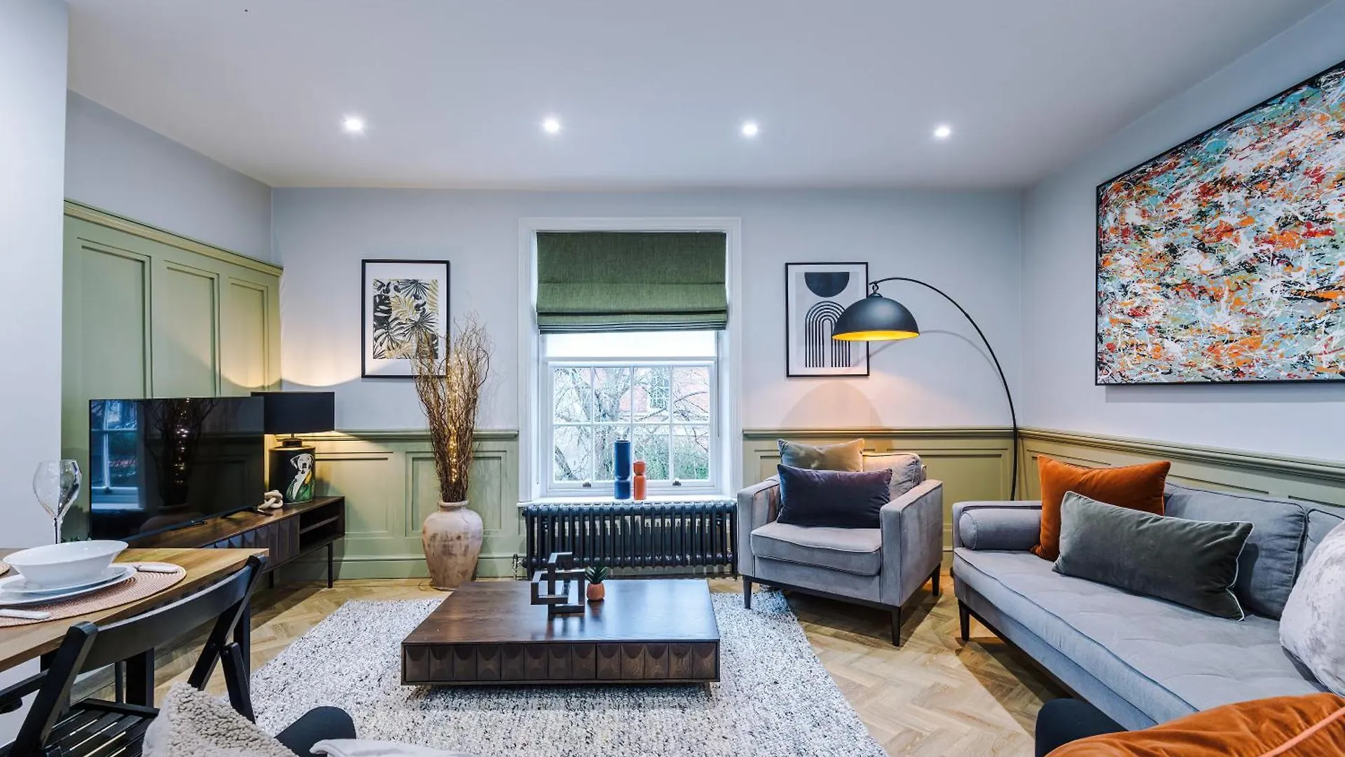 Stunning Central York Apartments - Sleep 18