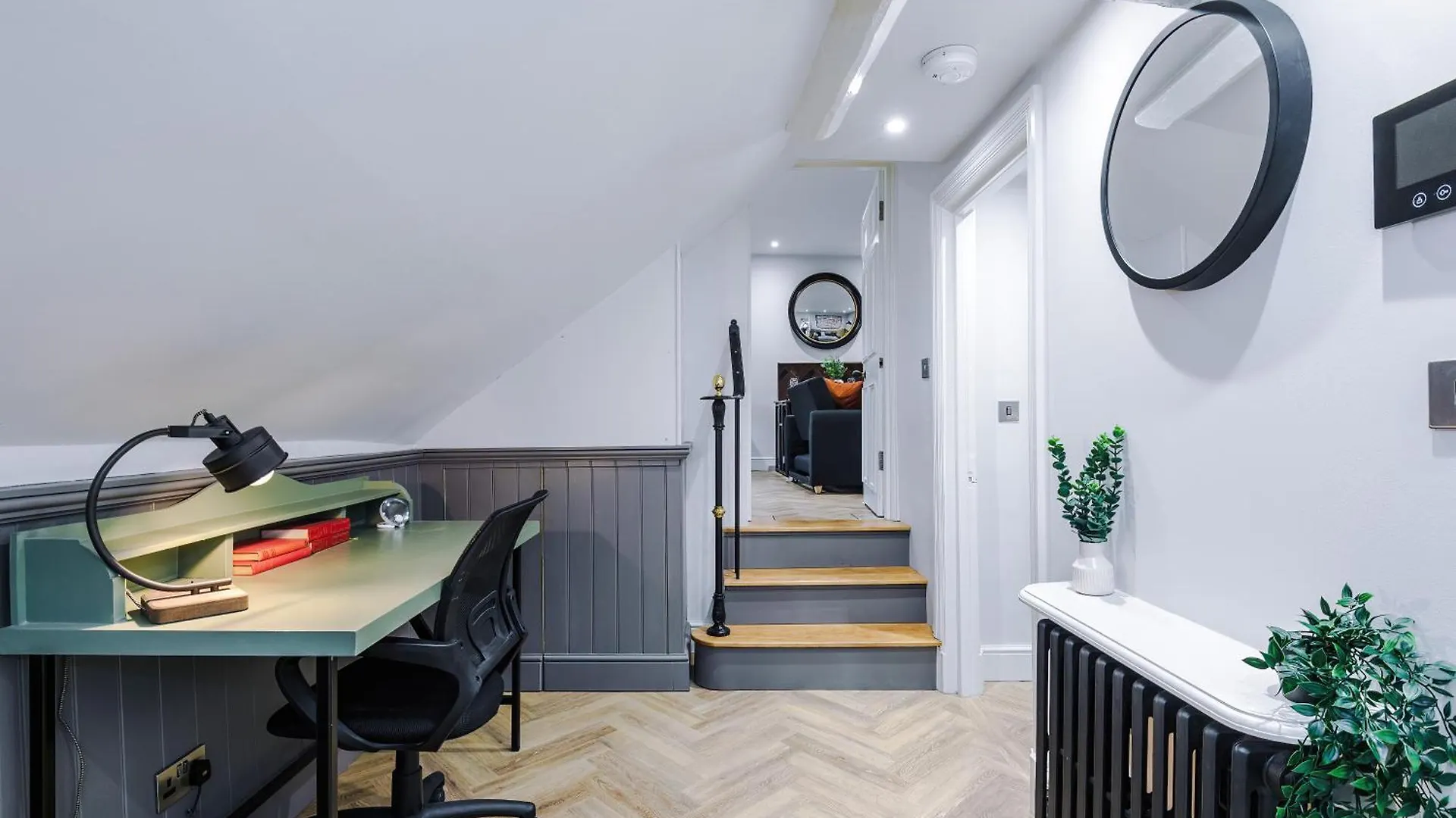 Stunning Central York Apartments - Sleep 18 0*,